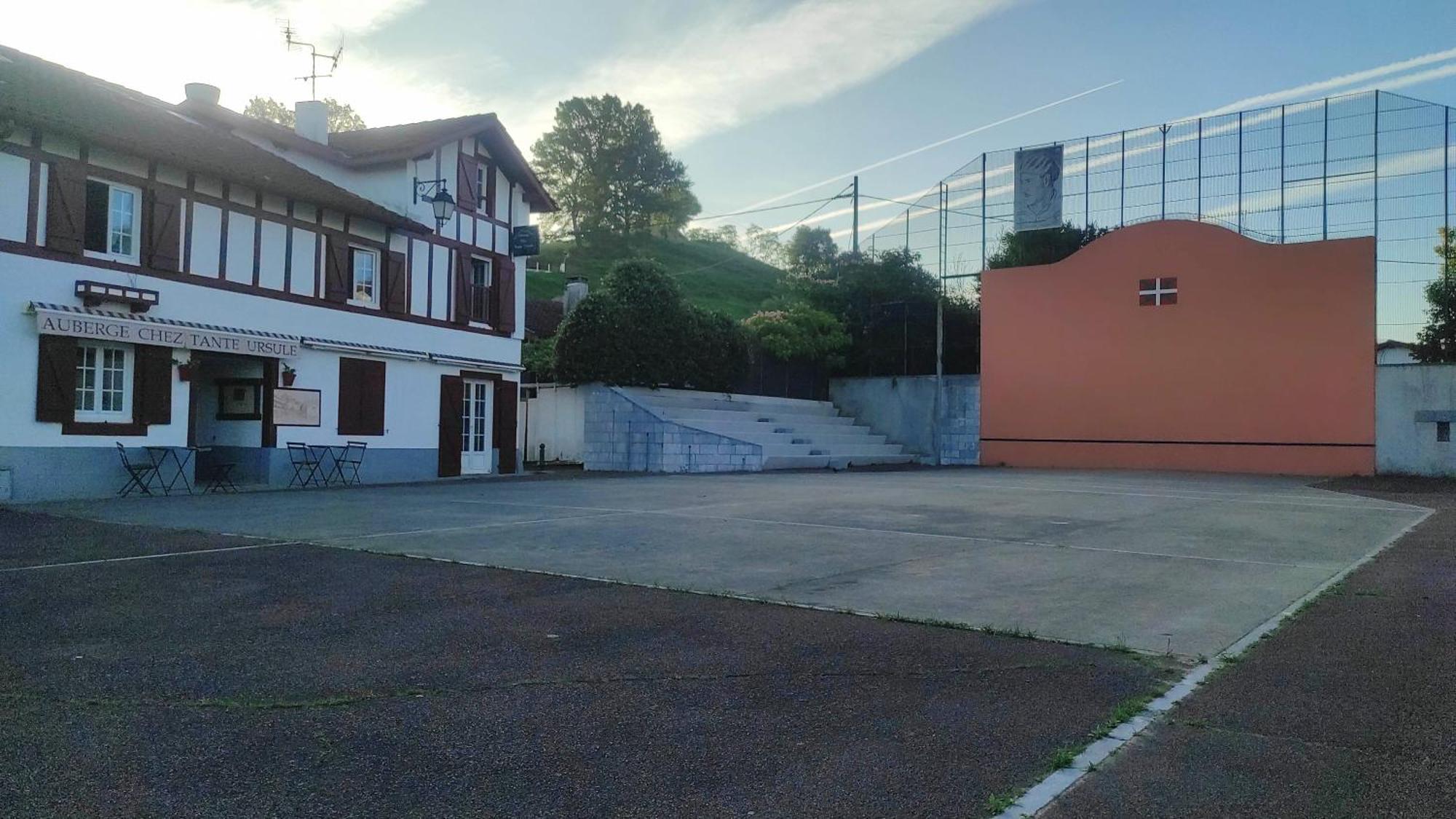 Auberge Tante Ursule Cambo-les-Bains Eksteriør billede